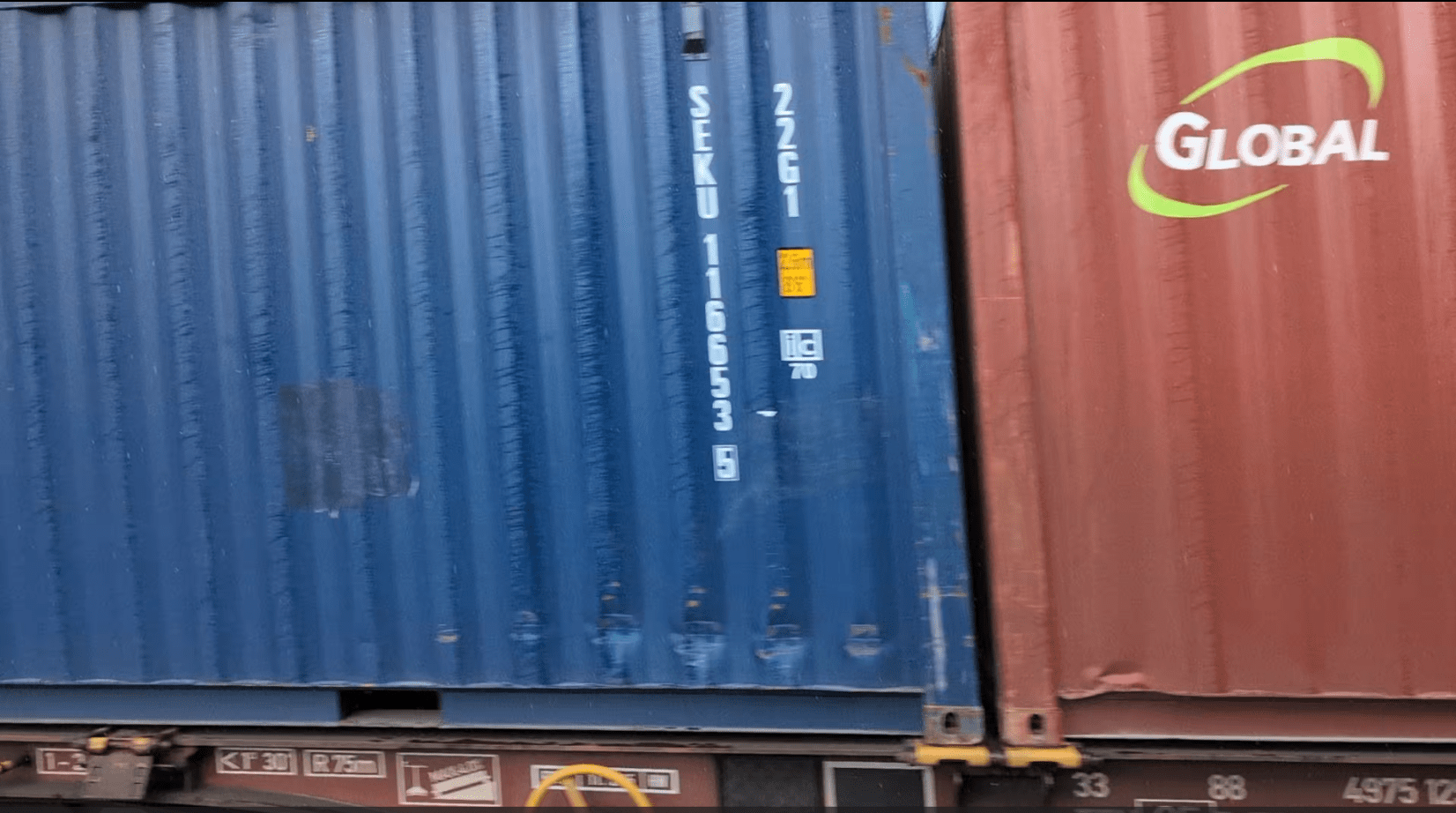 Container auf einem Güterzug – Schienengüterverkehrsstudie Berlin